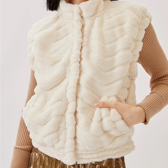 Mauve Reversible Faux Fur Vest - Picture 1 of 9